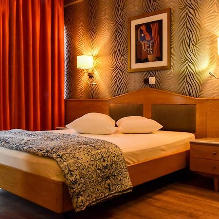 Eva Hotel Пирей Экстерьер фото