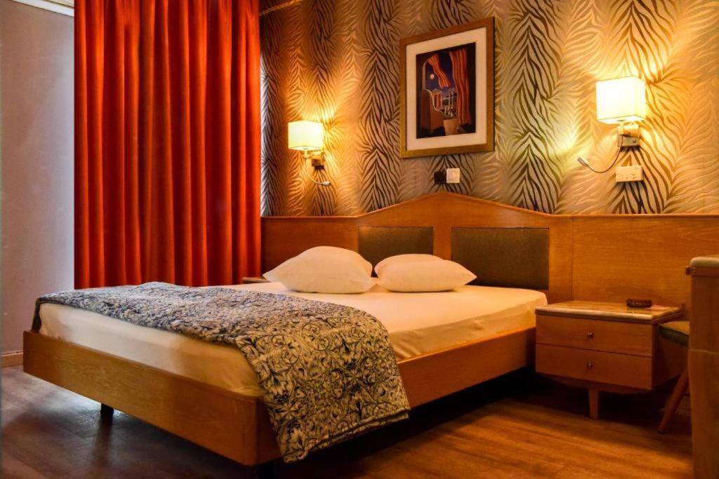Eva Hotel Пирей Экстерьер фото