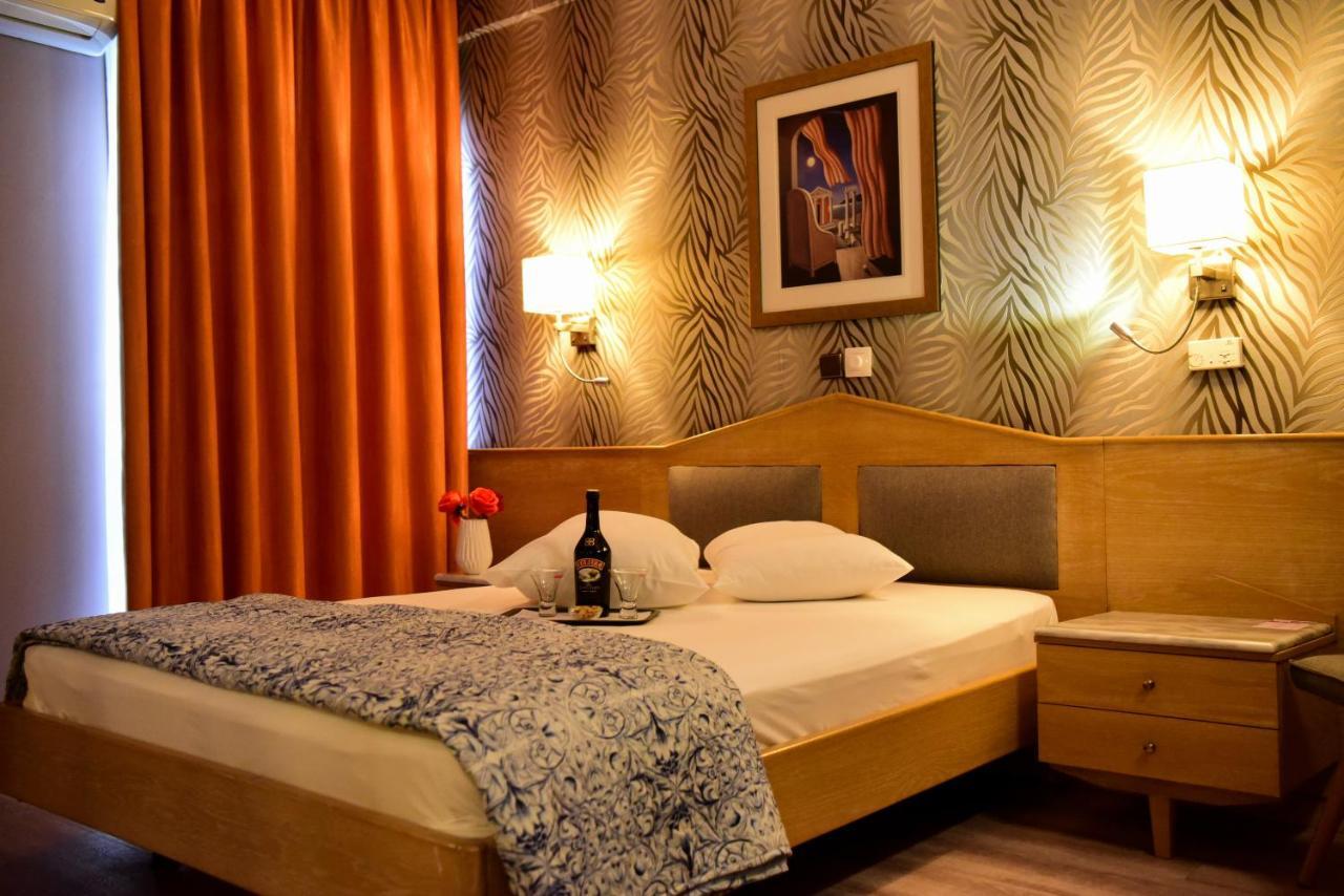 Eva Hotel Пирей Экстерьер фото