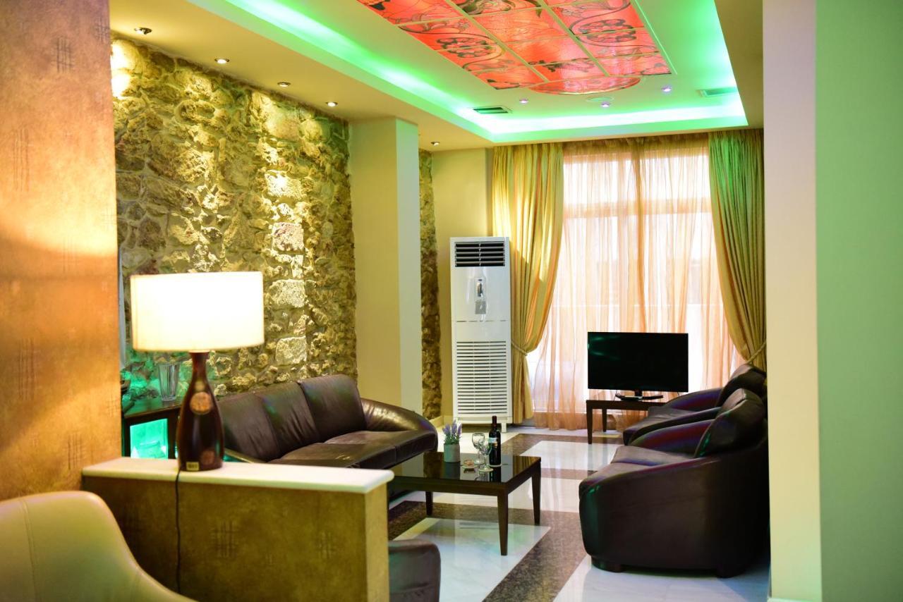 Eva Hotel Пирей Экстерьер фото